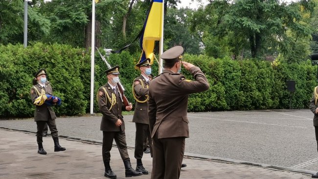 С погибшим в зоне ООС военным медиком Юрием Письменным простились в Днепре 10