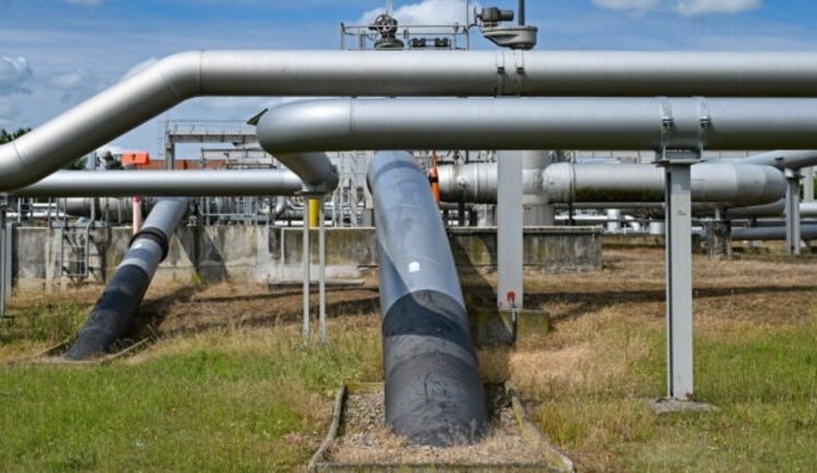 Венгрия заявляет, что договорилась о поставках российской нефти через Украину, - Bloomberg