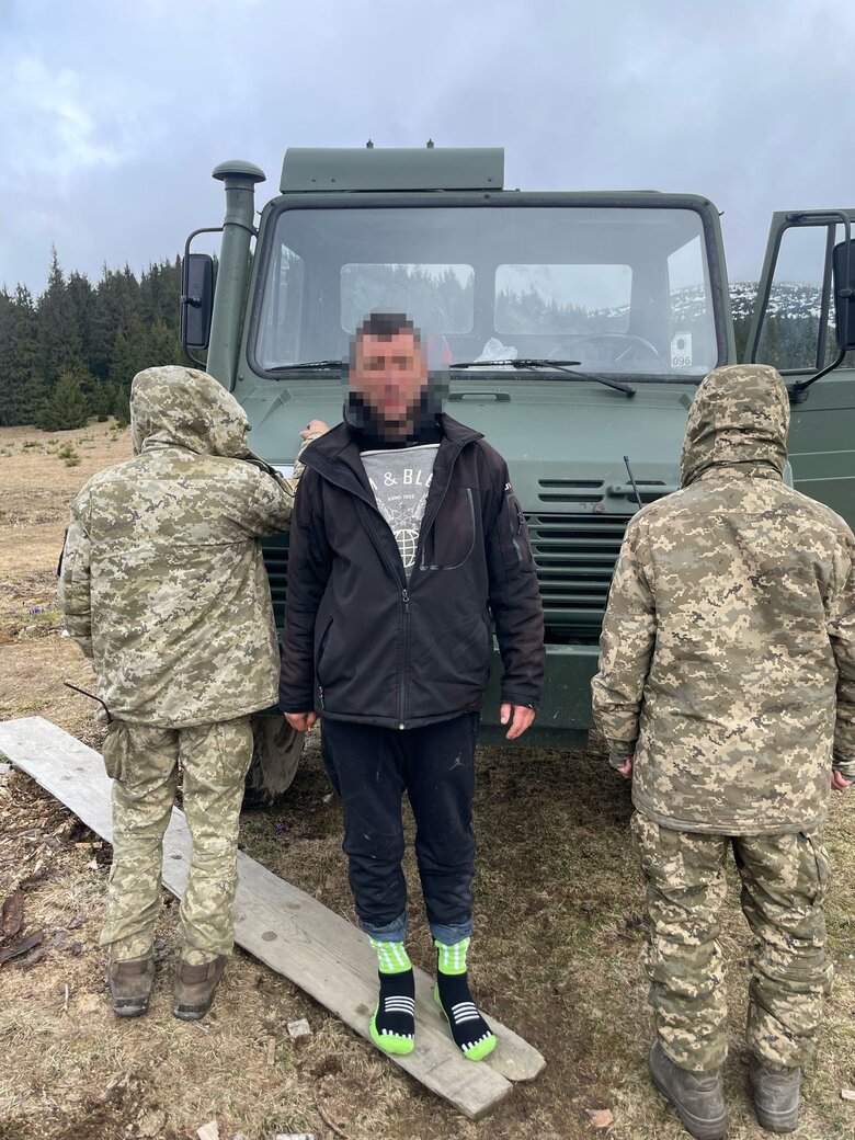 уклоняющийся без обуви в Карпатах