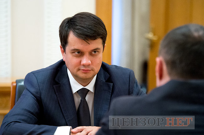 Сбавлять обороты мы не собираемся, - спикер Верховной Рады Дмитрий Разумков 03