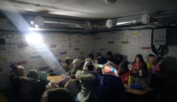 Низка шкіл та садочків Києва наразі працюють у режимі Пунктів незламності, - КМДА