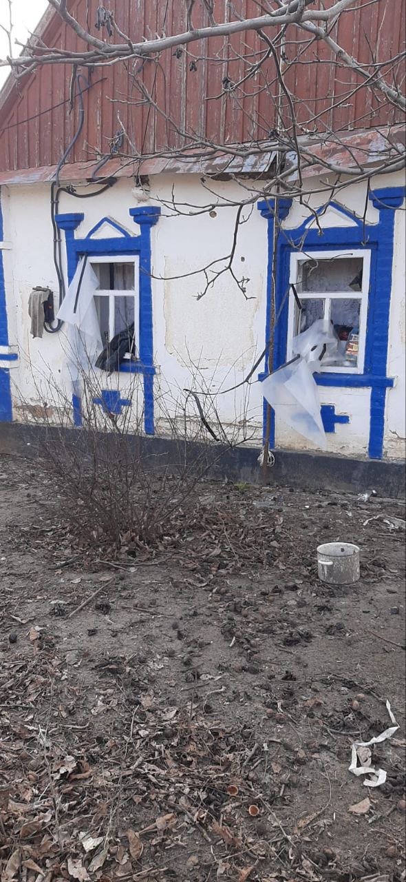 Российские оккупанты обстреляли село Таврическое Запорожской области 04