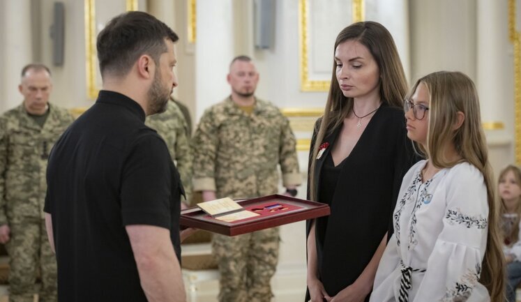 Zelenskyy presents highest state awards to military personnel and families of Ukrainian Heroes. PHOTOS