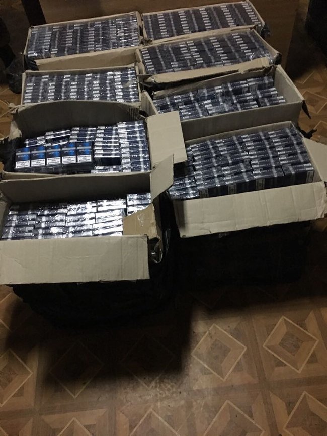 Велику партію тютюнових виробів, призначених для незаконного переміщення в Румунію, вилучено в Чернівецькій області 08