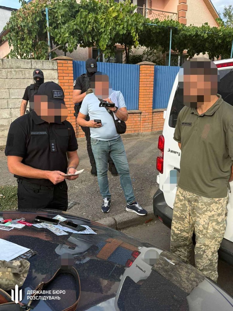 На Закарпатті ДБР викрило військовослужбовця ТЦК на хабарі