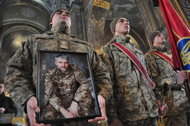 Із українським захисником та одним із розробників гри S.T.A.L.K.E.R Володимиром Єжовим, який загинув у боях під Бахмутом, попрощалися в Києві 05