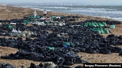 Мазут в Азовському морі