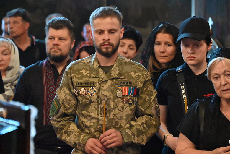 Із полковником, депутатом Київради від ЄС Сергієм Ільницьким (Сокіл), який загинув у бою проти рашистів у лавах піхоти 28 ОМБр, попрощалися в Києві 02