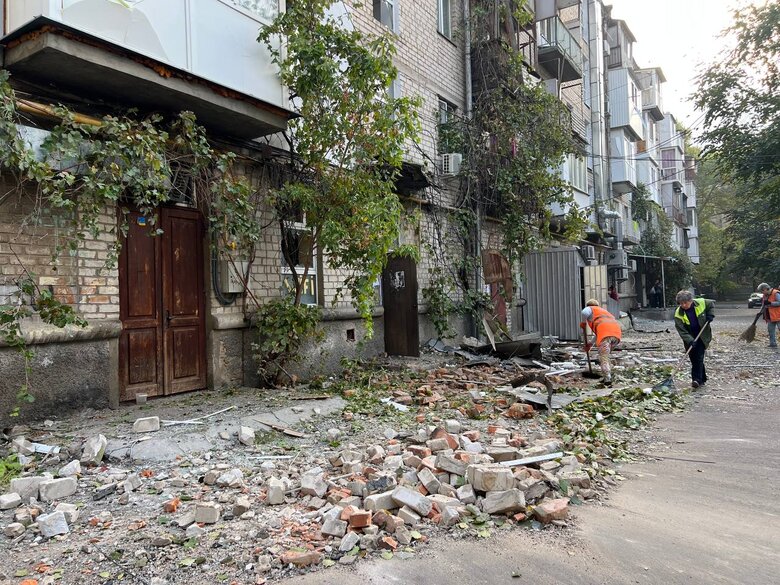 Russians shelled Mykolaiv, struck residential building, - Senkevych 02