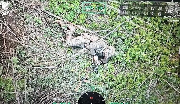 Russian assault trooper bleeds out after failed suicide attempt with grenade. VIDEO