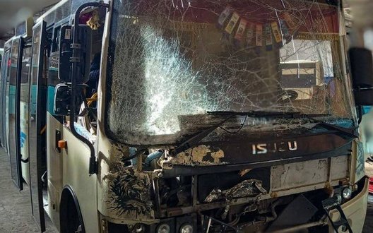 Одна людина загинула і шість поранені внаслідок ворожих атак на Херсон. ФОТОрепортаж