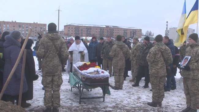 Погибшего на Донбассе воина Ивана Сорокодзюбу похоронили в Рокитном на Киевщине 02