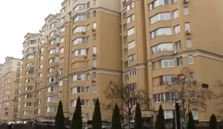За изъятые ГУР квартиры в Киевской области государство должно будет заплатить большие деньги, говорится по 200-300 млн грн, - юрист