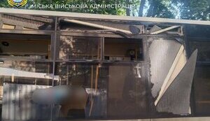 Зранку ворог атакував пасажирський автобус у Херсоні, кількість постраждалих зросла до 5 (оновлено). ФОТОрепортаж