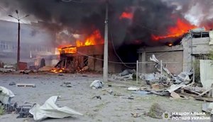 Росія скинула три авіабомби на Краматорськ: семеро поранених, пошкоджені пошта та кафе. ВIДЕО