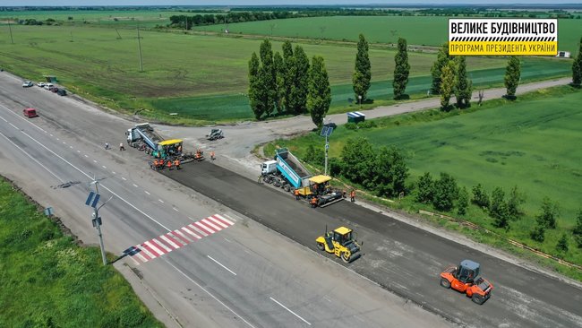 На Дніпропетровщині ремонтують трасу Дніпро-Павлоград 03