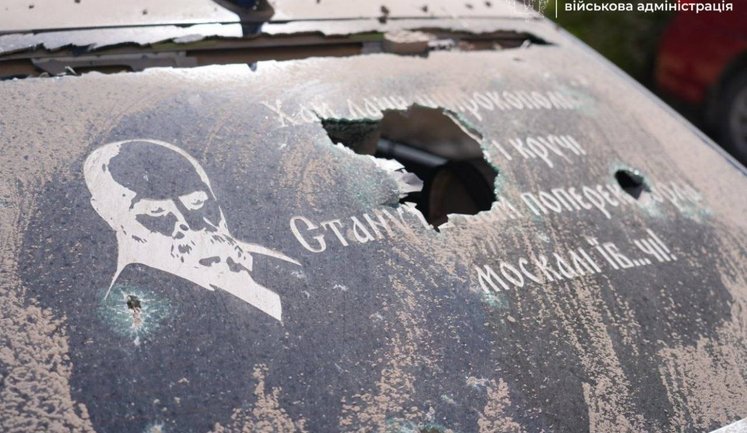 Наслідки удару РФ по Запоріжжю: 9 поранених, серед них двоє дітей, частково зруйновано багатоповерхівку. ФОТОрепортаж
