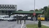 Желающие перевозить посылки через украинско-венгерскую границу должны официально оформить этот вид деятельности, - глава Закарпатской ОГА Петров