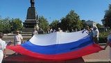 В Севастополе в День флага Украины растянули российский флаг. ФОТОрепортаж