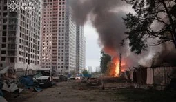 Спасатели продолжают ликвидировать последствия массированной атаки РФ на Киев.