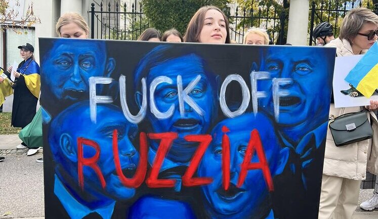Activists staged a "referendum" on "annexation" of Russian Embassy in Warsaw. VIDEO&PHOTOS