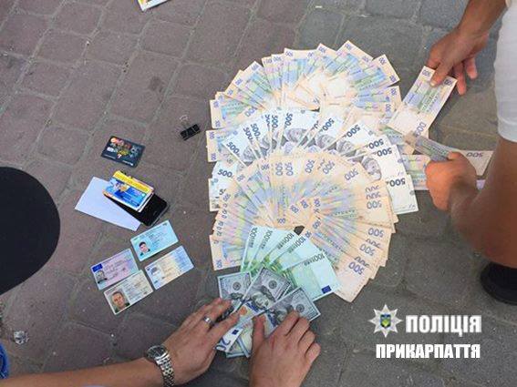 Изготовители фальшивых ID-карт задержаны на Ивано-Франковщине, - СБУ 03 Изготовители фальшивых ID-карт задержаны на Ивано-Франковщине, - СБУ 03