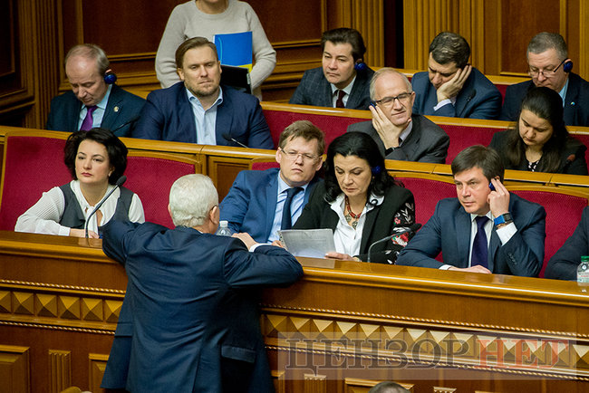 Листування Писаренка щодо оптимізації бізнесу, дискусія Рябчина з Парубієм, розмова Герасимова із Шаховим та Мельничуком, - робота ВР 8 лютого 02