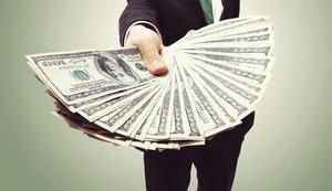 За перший рік повномасштабної війни в Україні з’явилося майже 3000 нових мільйонерів