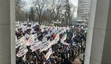Мітингувальники SaveФОП намагаються прорватися до будівлі ВР. ВІДЕО+ФОТОрепортаж