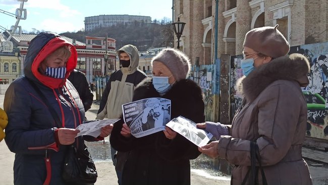 Активісти вимагають повернути Гостиний двір громаді Києва (оновлено) 09