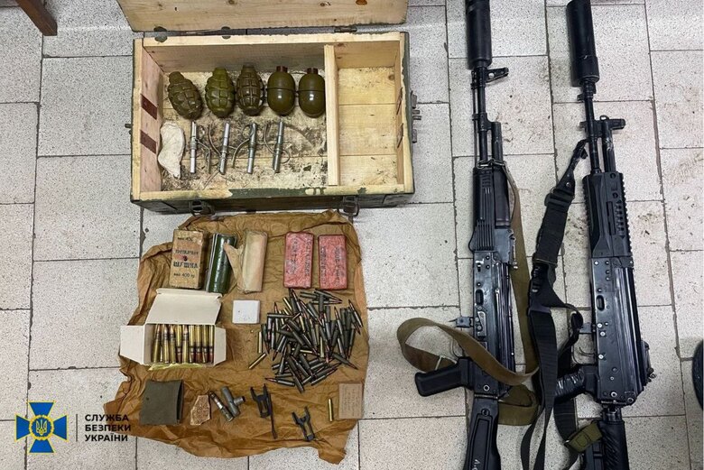 Затримано чоловіків, які торгували трофейною зброєю
