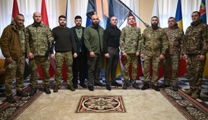 Раненые военнослужащие Третьего армейского корпуса получили квартиры в Ужгороде