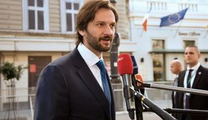 Каліняк заявив, що Україні доведеться піти на територіальні поступки