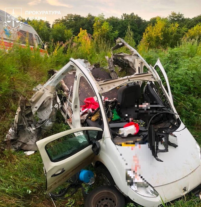 БпЛА РФ атакував цивільний автомобіль на Харківщині: