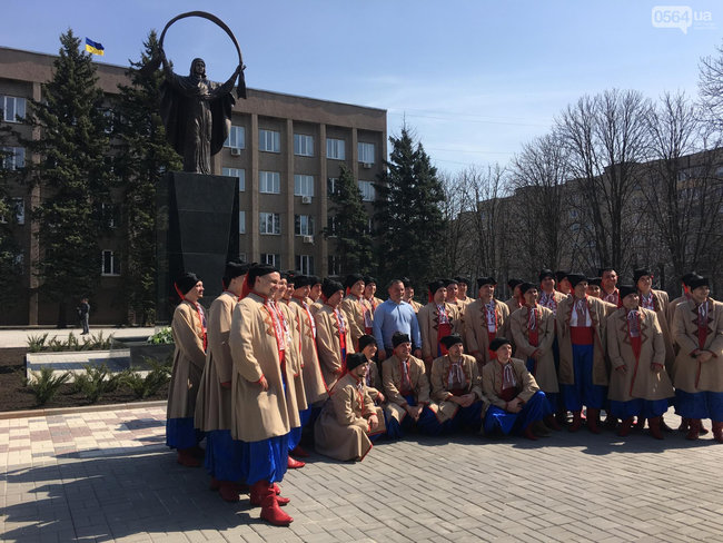 На місці Леніна в Кривому Розі зявилася Богородиця 01