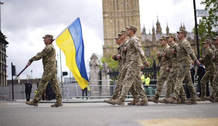 Украинские военные приняли участие в параде в Лондоне. ФОТОрепортаж