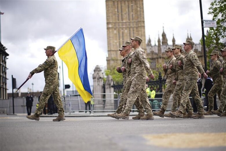 Українські військові на параді у Лондоні