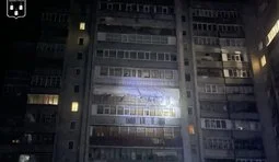 Удар по Сумах: дрон влучив у багатоповерхівку, є поранені