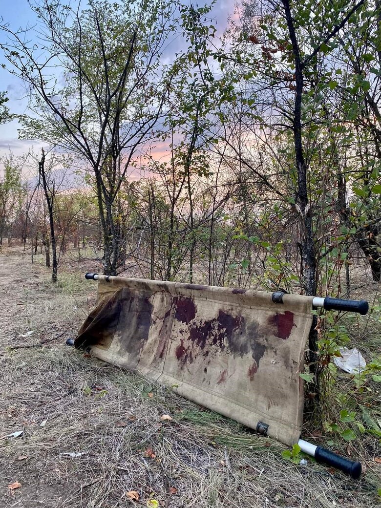 Бойовий медик Олександр Волков – про реалії війни: Знявши з ноги командира берці, побачив, що фаланги пальців повністю перебиті. Але він тримався достойно… 08 Бойовий медик Олександр Волков – про реалії війни: Знявши з ноги командира берці, побачив, що фаланги пальців повністю перебиті. Але він тримався достойно… 08