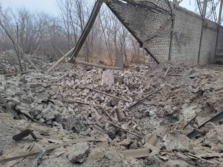 Russians hit apartment building in Chasiv Yar: three injured 06