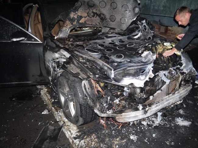Автомобіль депутата міськради Стельмащука підпалили вночі в Рівному 03