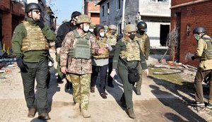 Вице-маршалок Сейма Польши Госиевская и вице-спикер Сейма Литвы Саударгас посетили разрушенное наемниками РФ Широкино. ФОТОрепортаж