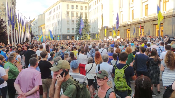 Под Офисом Зеленского в Киеве прошла акция протеста против условий прекращения огня на Донбассе 30