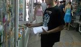 Крымчан призывают не покупать товары из Западной Украины: "Мы не будем кормить наших врагов". ФОТОрепортаж