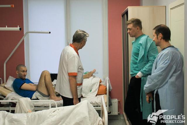 К технологии наращивания костей бойцы часто обращаются тогда, когда травма уже запущена, и врачи говорят, что надо резать конечность 04 К технологии наращивания костей бойцы часто обращаются тогда, когда травма уже запущена, и врачи говорят, что надо резать конечность 04