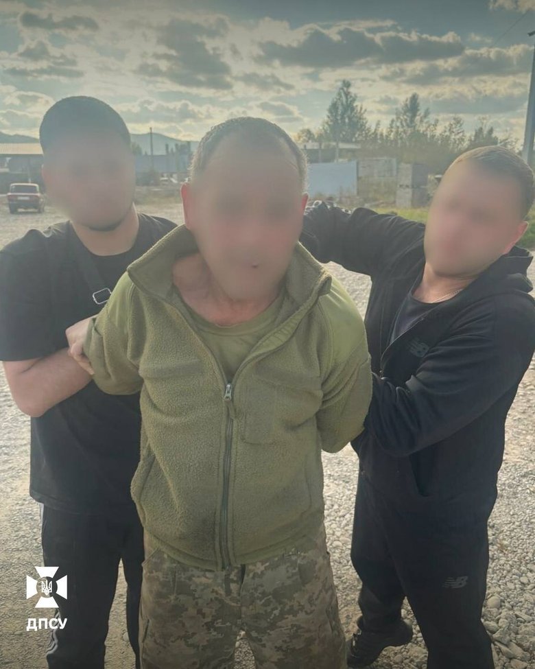 На Львівщині викрили військового