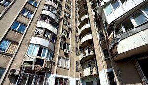 Атака РФ на Одесу: четверо постраждалих залишаються в лікарнях, пошкоджено 56 квартир та близько 10 приватних будинків. ФОТОрепортаж