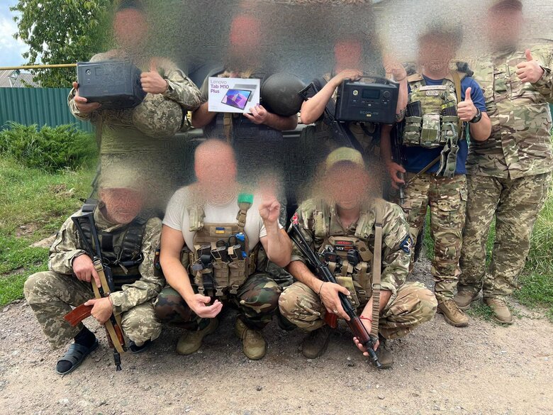 Українським воїнам терміново потрібні два дрони Мавік-3 та рації Motorola. Йдуть важкі бої на декількох напрямках, - волонтерка Юсупова 08