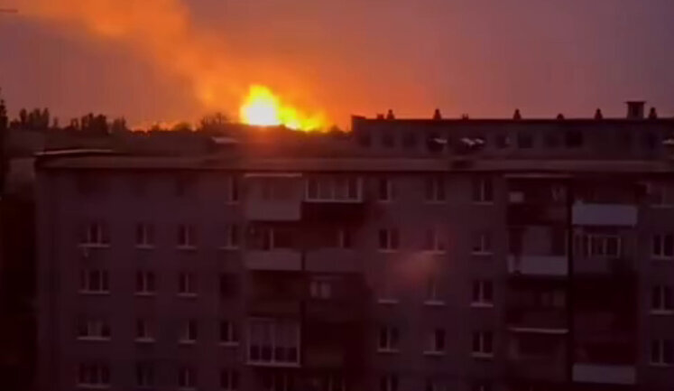 Рашисты массированно атаковали "шахедами" Славянск: попадание в промышленную зону. ВИДЕО