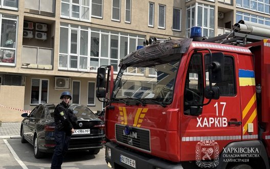 Ворог ударив по ще чотирьох АЗС у Харкові, є влучання у будинок та постраждалі (оновлено). ФОТОрепортаж